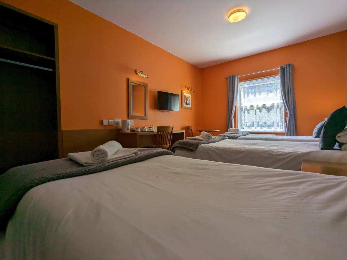 The Earl Of Derby Hotel CBG Екстериор снимка