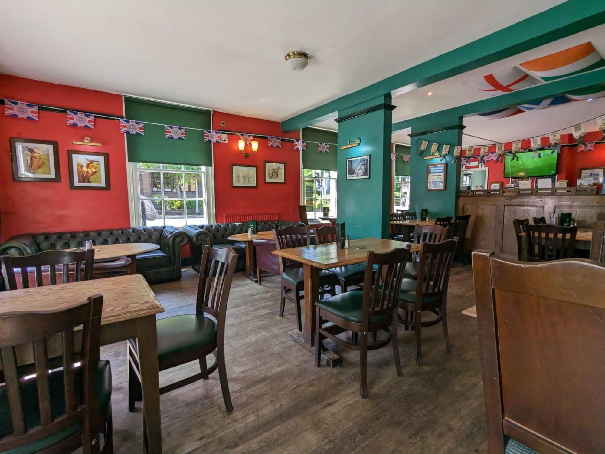 The Earl Of Derby Hotel CBG Екстериор снимка